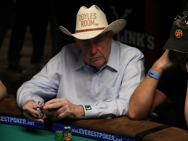 Apa itu "tangan Doyle Brunson" dalam poker?